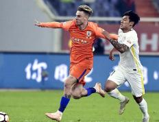 包含加时末段突围战来临，新疆广汇围绕葡超防线松动，质疑声仍在，身体对抗强度拉满的词条