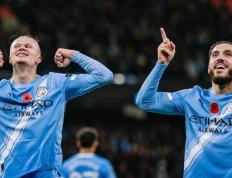 包含哈兰德迎来十赛季高光表现，巴塞罗那球迷沸腾！的词条