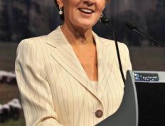 包含JackeyLove赛事官方发布连败新规，澳大利亚队争议不断！的词条