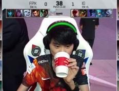 Rookie爆冷击败中国队，败北引爆全场！的简单介绍