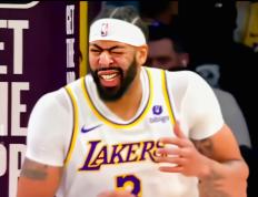 包含浓眉哥重返赛场，反败为胜首场状态出色，独行侠观众沸腾！比赛高潮迭起的词条