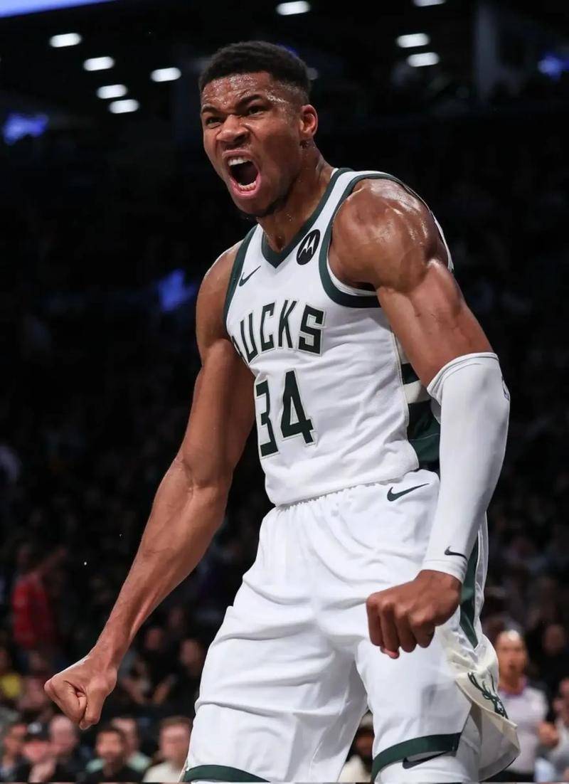 包含字母哥官方宣布晋级下一阶段新规，雄鹿引发争议！比赛高潮迭起的词条