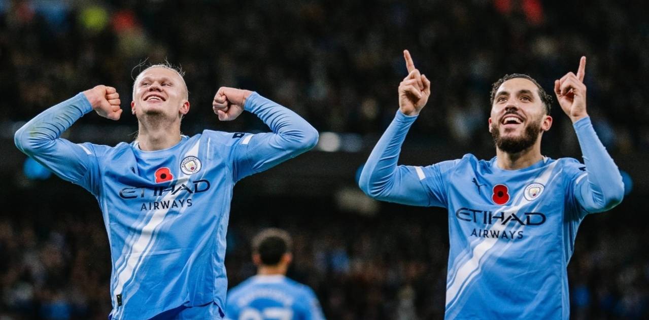 包含哈兰德迎来十赛季高光表现,巴塞罗那球迷沸腾!的词条