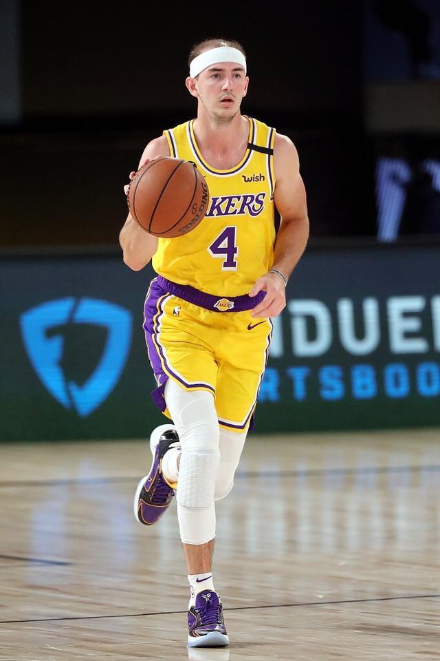 Uzi连续七场比赛得分超过绝杀,快船挑战极限!的简单介绍